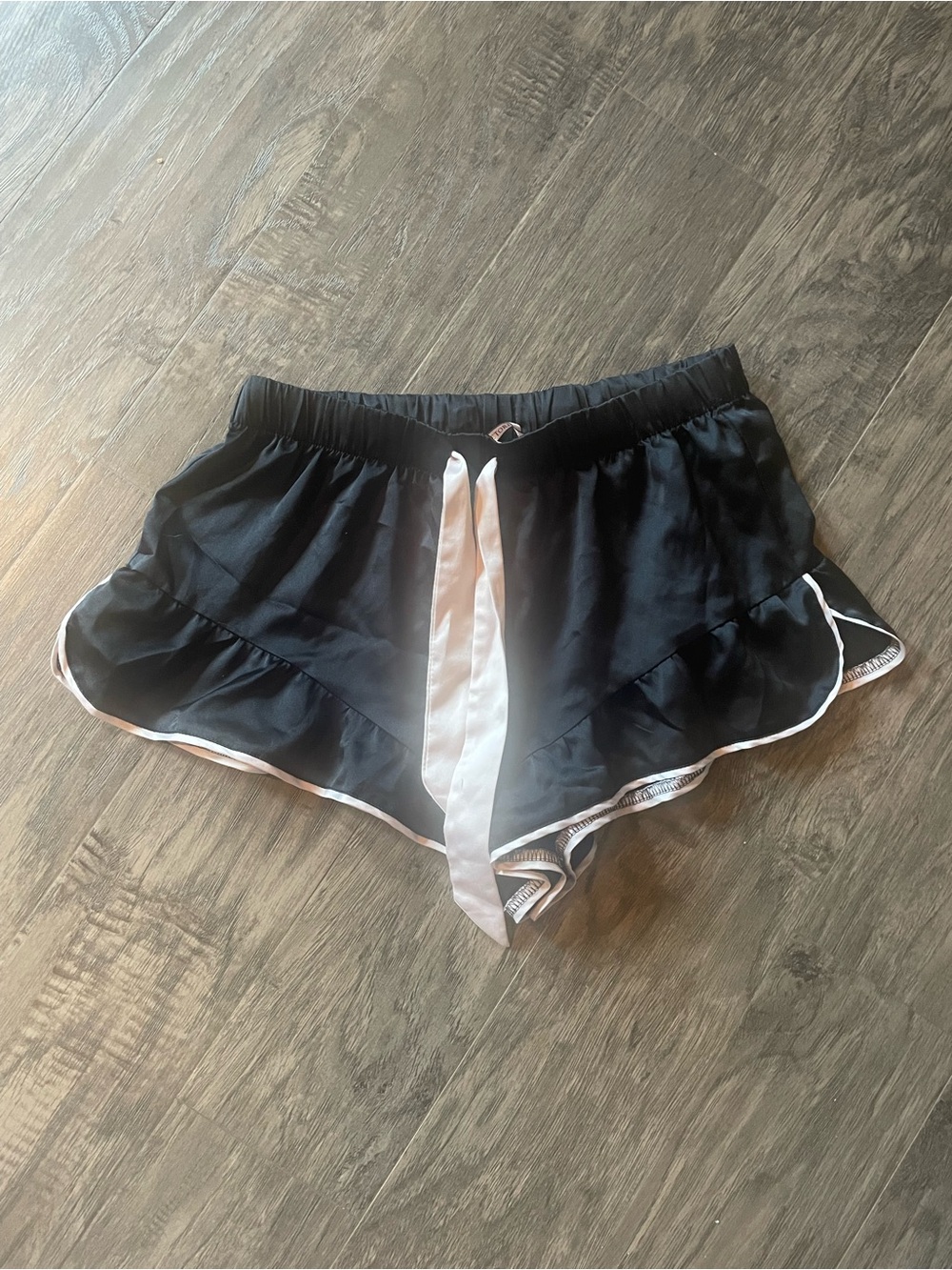 Victorias Secret Black Ruffle Heart Satin Women's Shorts with Pink Trim Size XS